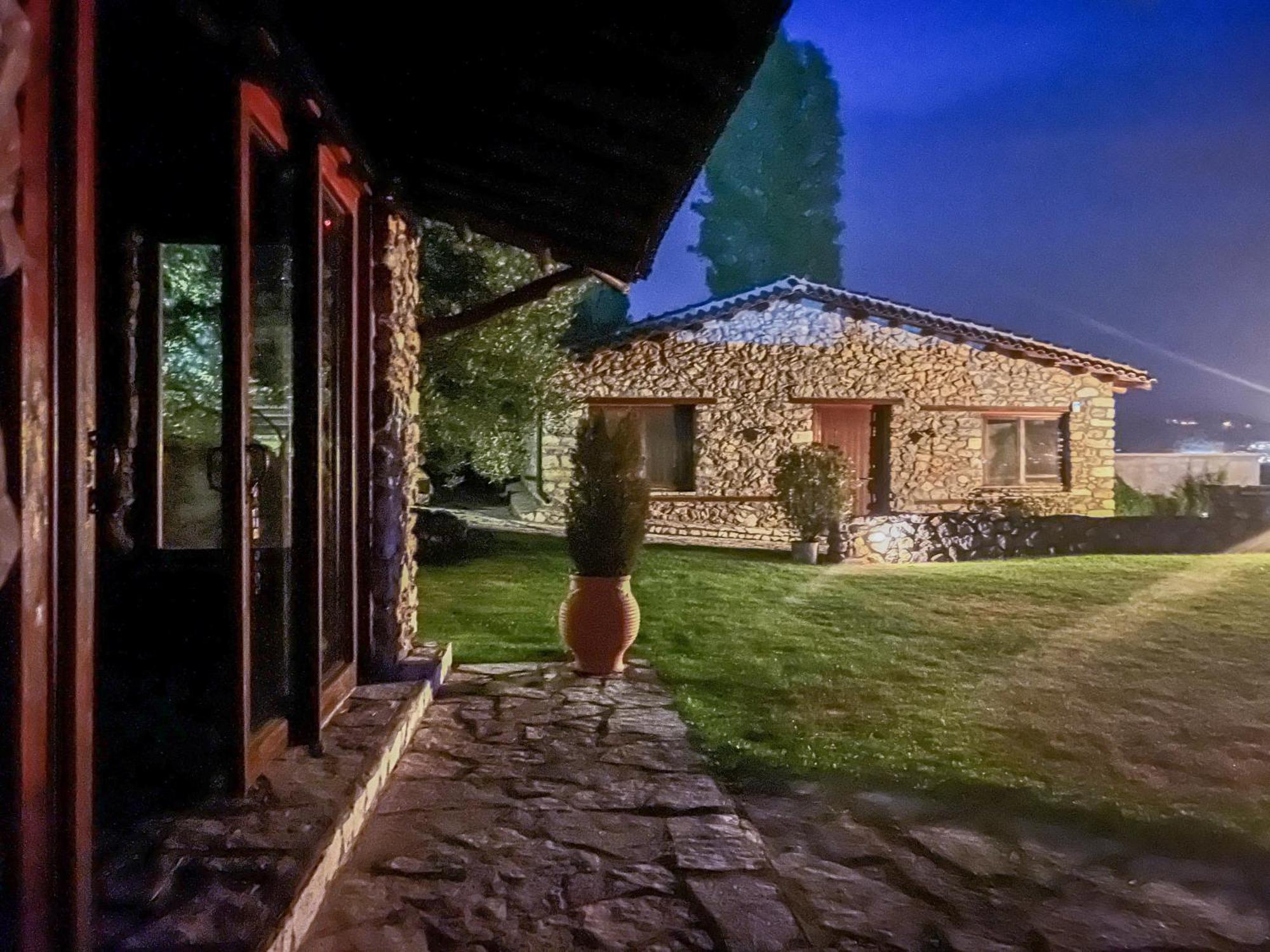 The Little Stone House By The Lake Kastoria Exterior foto